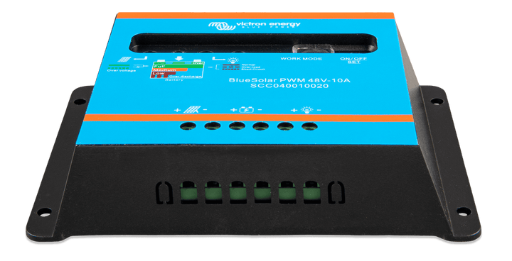 SCC040010020_BlueSolar PWM-Light Charge Controller 48V-10A front-angle