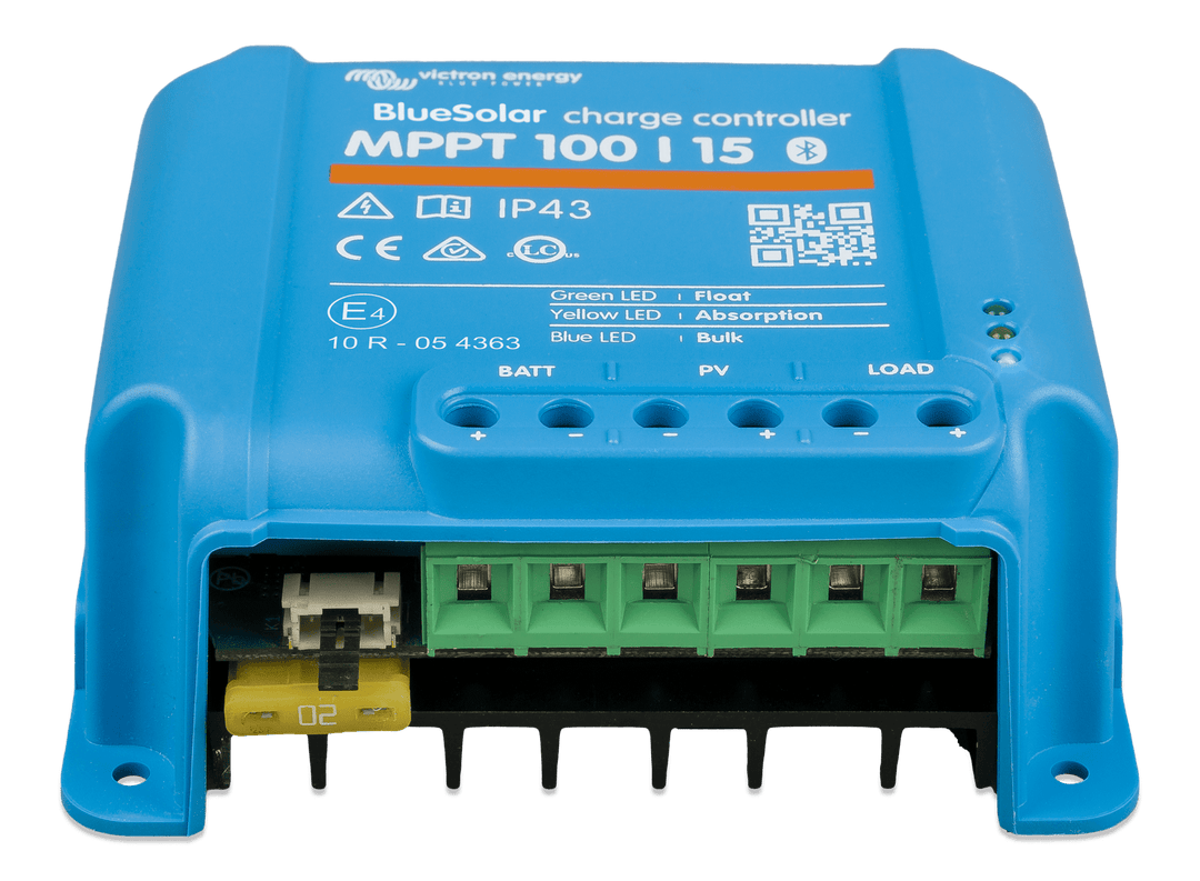 SCC010015200_BlueSolar charger MPPT 100-15 front-angle