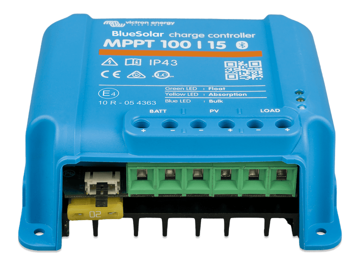 SCC010015200_BlueSolar charger MPPT 100-15 front-angle