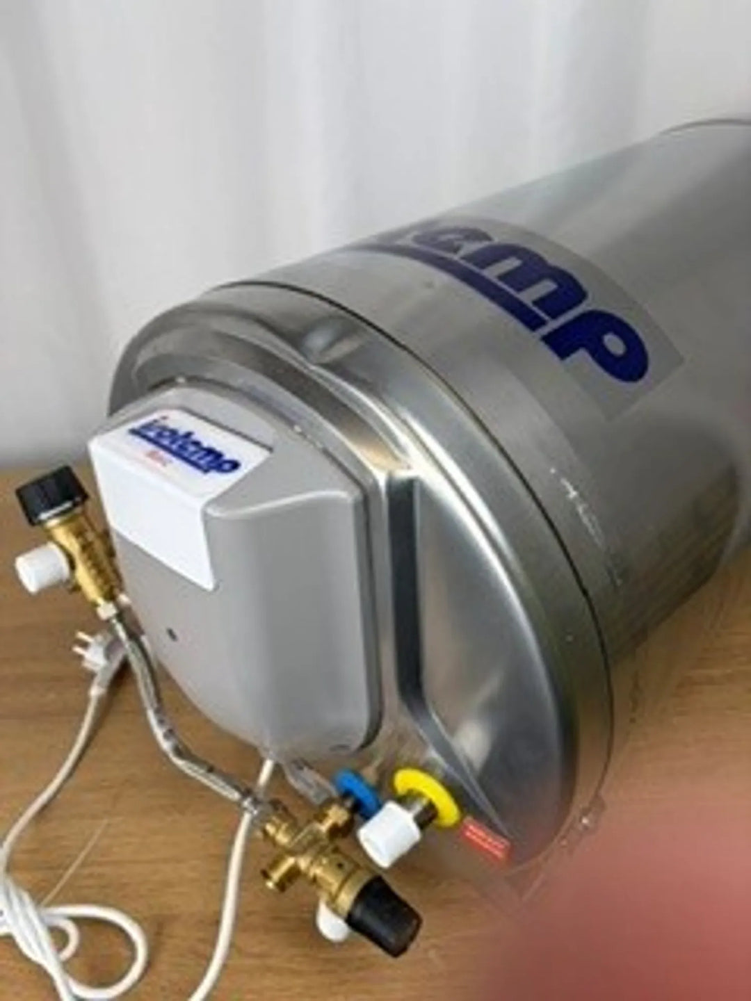 B0144 Isotemp Basic 50L 230V  Lagerskadad ytterhöljeOK