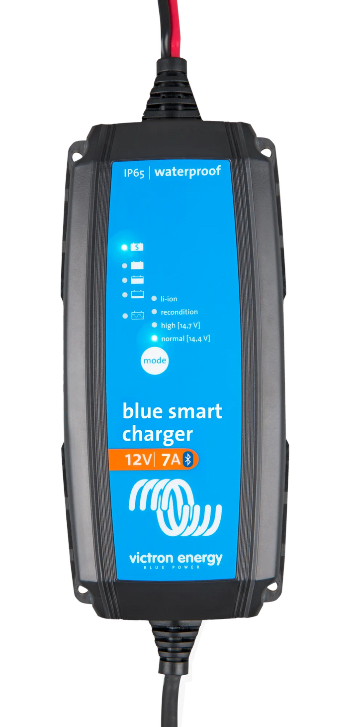 Blue-Smart-Charger-12V-7A_top