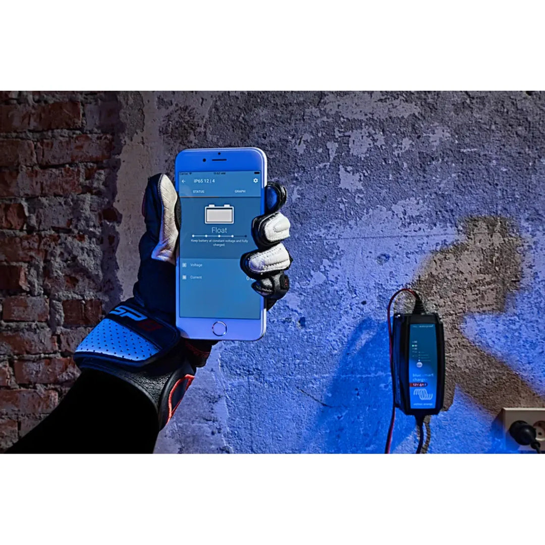 Blue Smart IP65 Charger motorcycle hand with iPhone