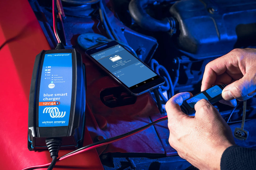 Blue Smart connected with smartphone_web