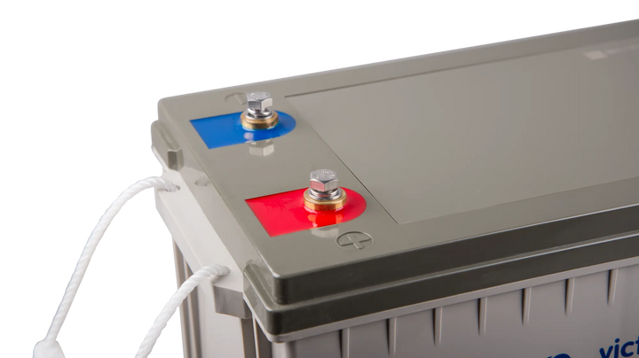 Lead Carbon Battery 12V-160Ah M8 close-up