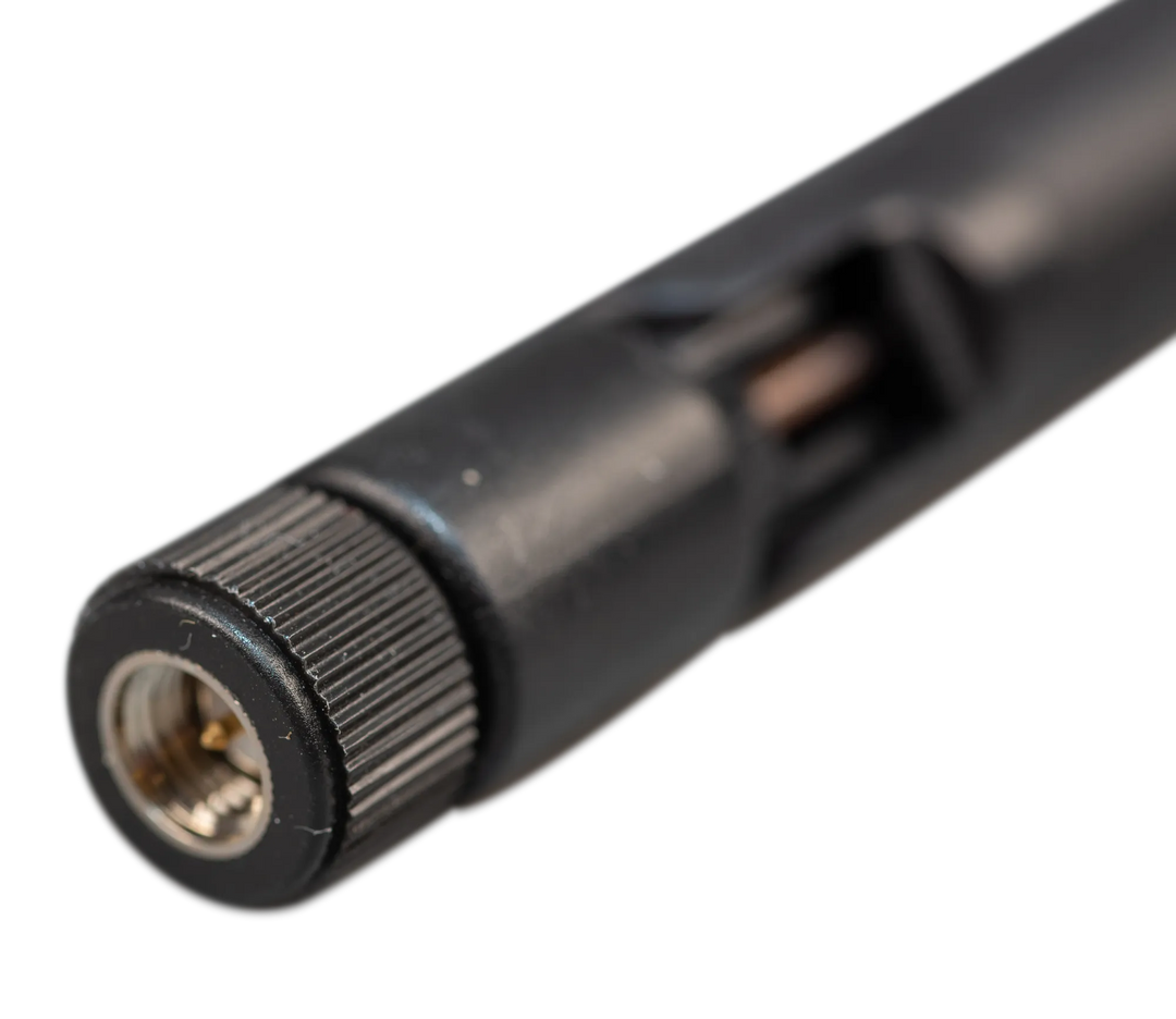 Outdoor LTE-M wall-mount antenna_ANT100200100 close-up2