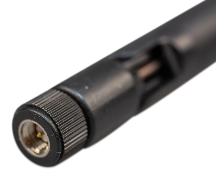 Outdoor LTE-M wall-mount antenna_ANT100200100 close-up2