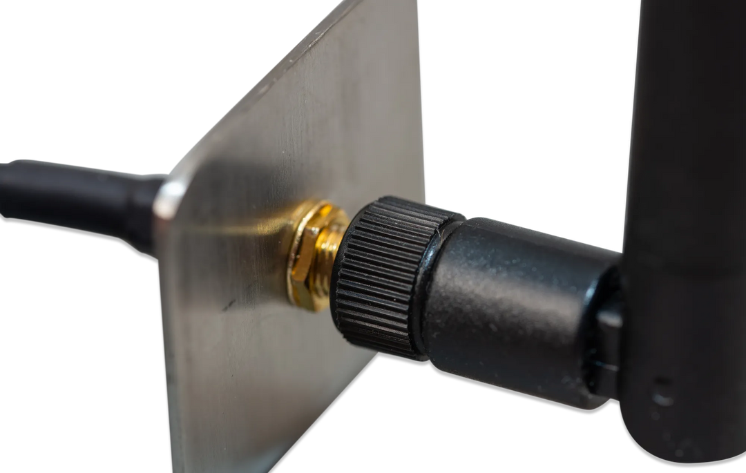 Outdoor LTE-M wall-mount antenna_ANT100200100 close-up 3