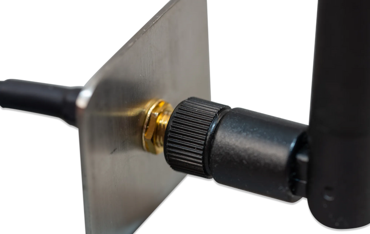 Outdoor LTE-M wall-mount antenna_ANT100200100 close-up 3