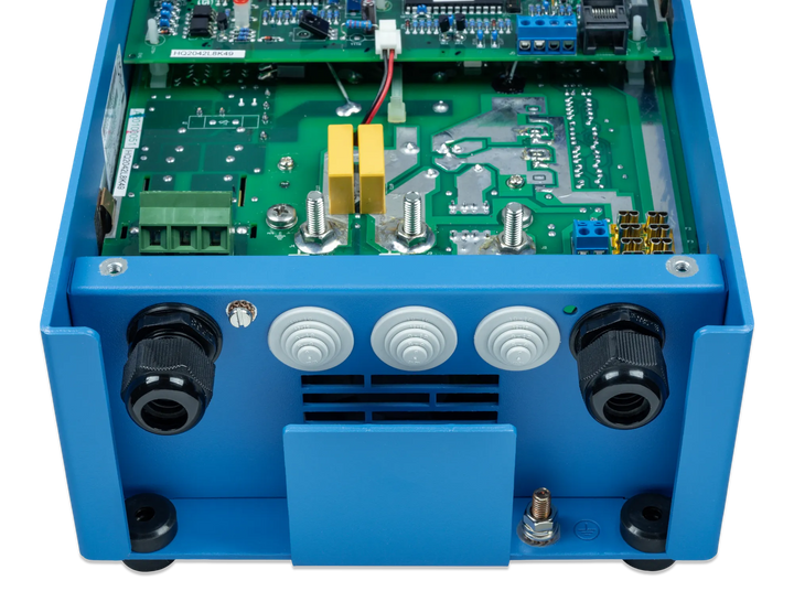 PCH012030001_Charger 12-30 21 120-240V conn open