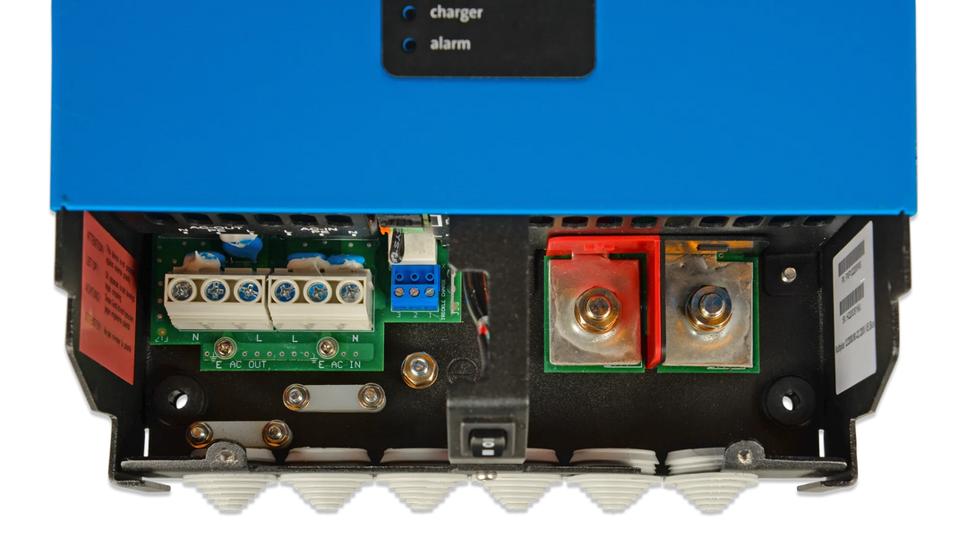 PMP122200000_MultiPlus 12 2000VA 80 230V bottom_open4