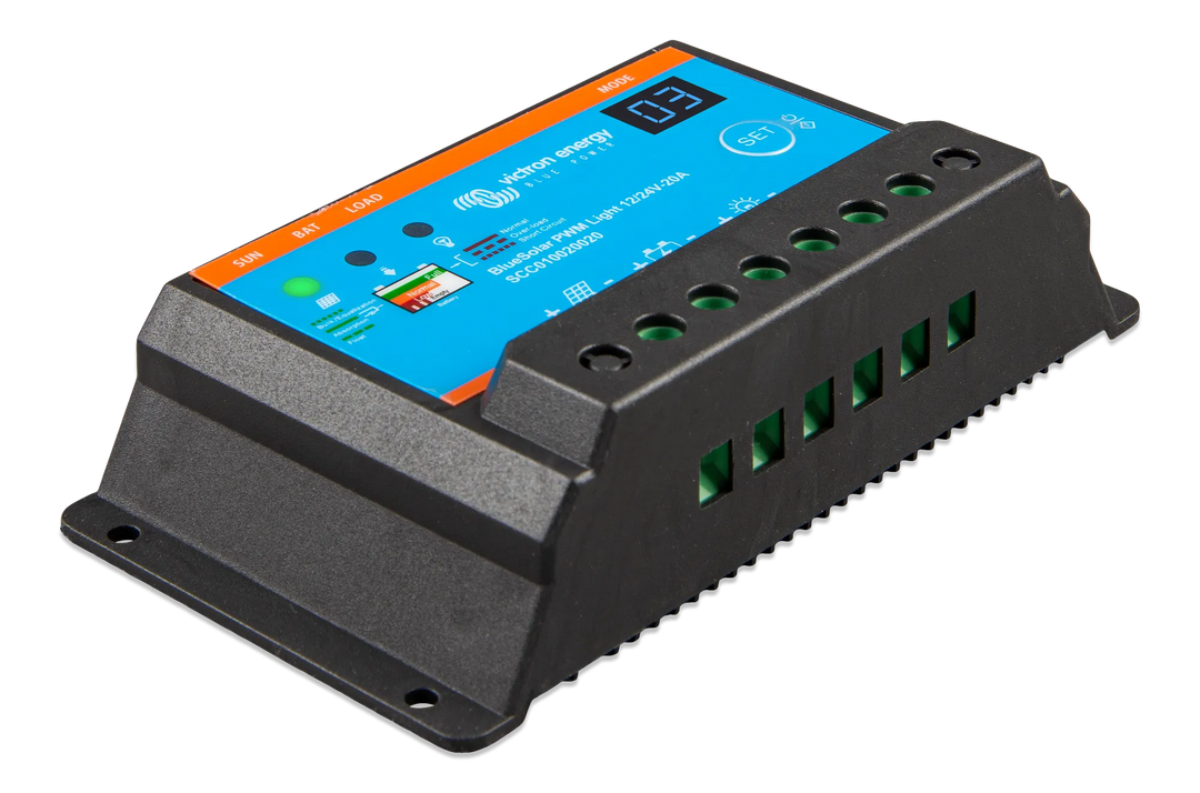 SCC010020020_BlueSolar PWM-Light Charge Controller 12-24V-20A right 1