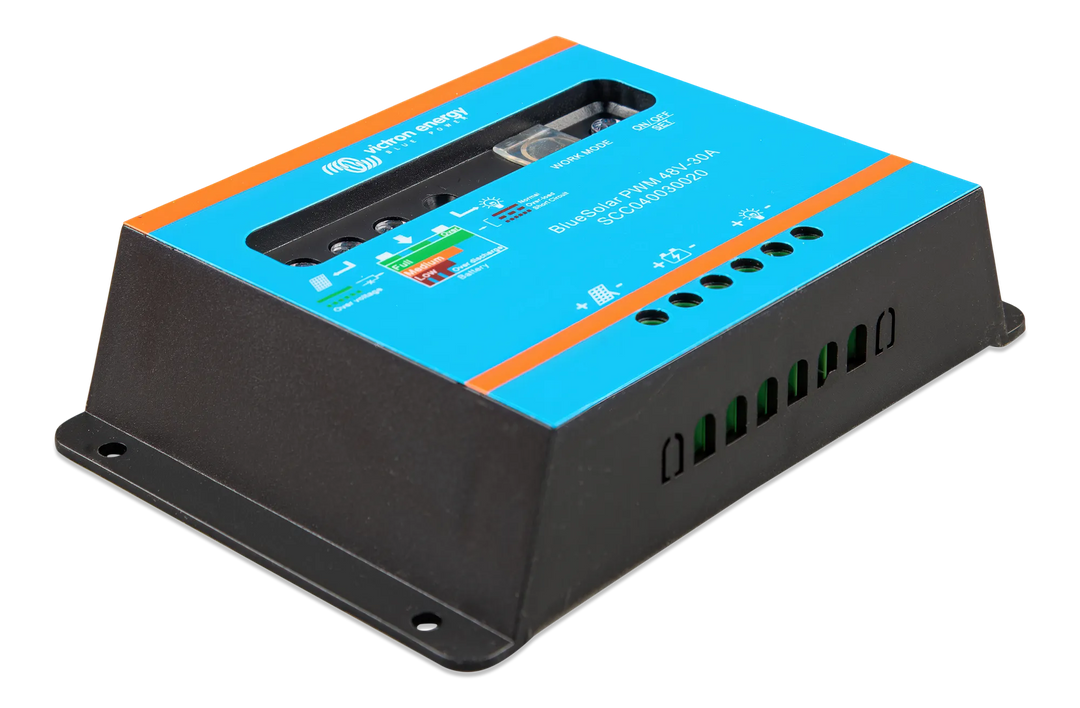 SCC040030020_BlueSolar PWM-Light Charge Controller 48V-30A right