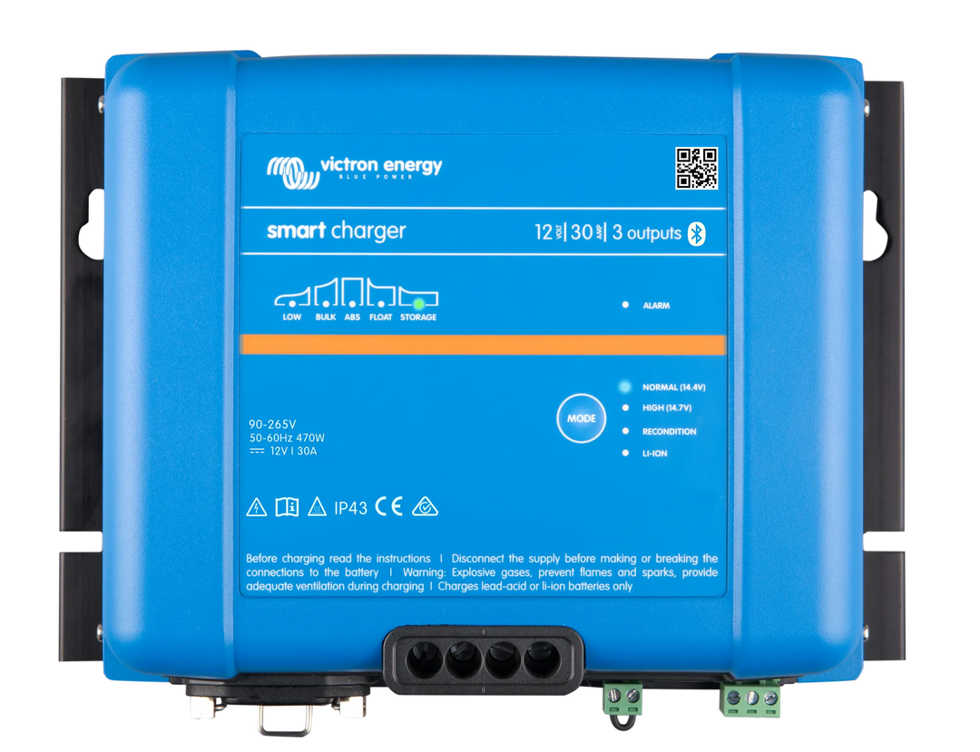 Smart IP43 Charger 12V 30A 3 outputs top 1