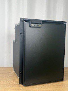 B0094 Isotherm CR49 Kyl Svart dörr  Mäss.ex